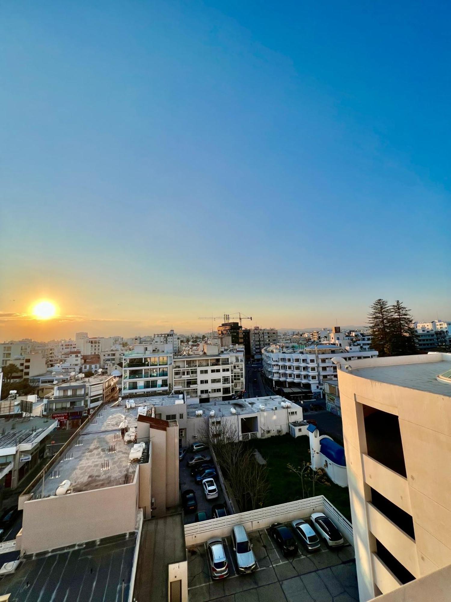 Aphrodite Plaza Larnaca Rum bild