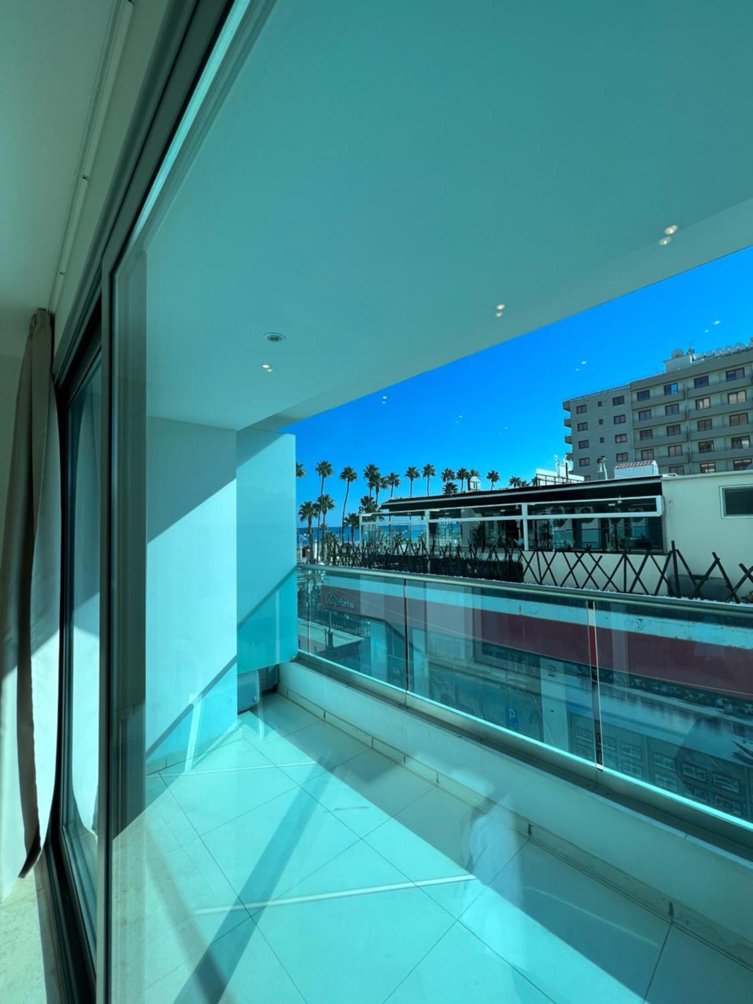 Aphrodite Plaza Larnaca Rum bild